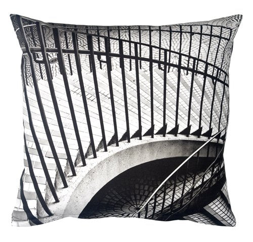 Kissenhülle mit Fotodruck "Mosaic Stairs" von Louise Roe