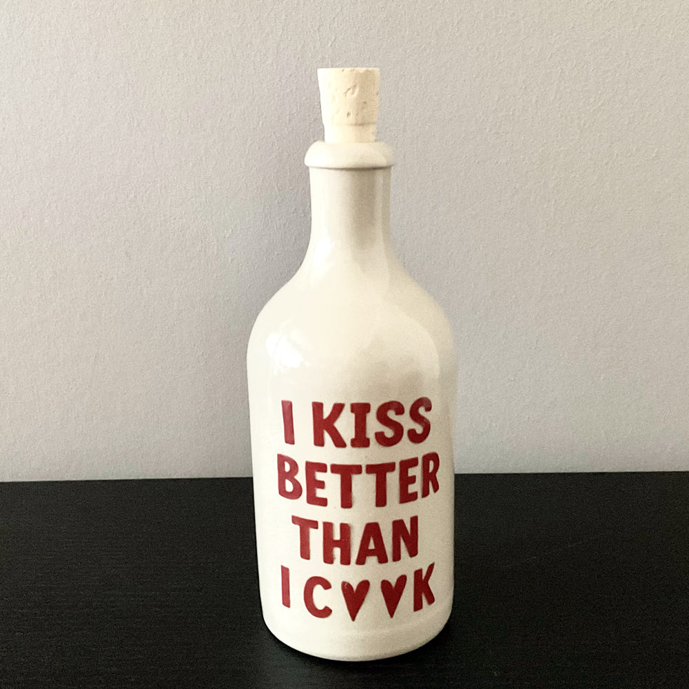 Keramikflaschen für Olivenöl, "I kiss better than I cook"