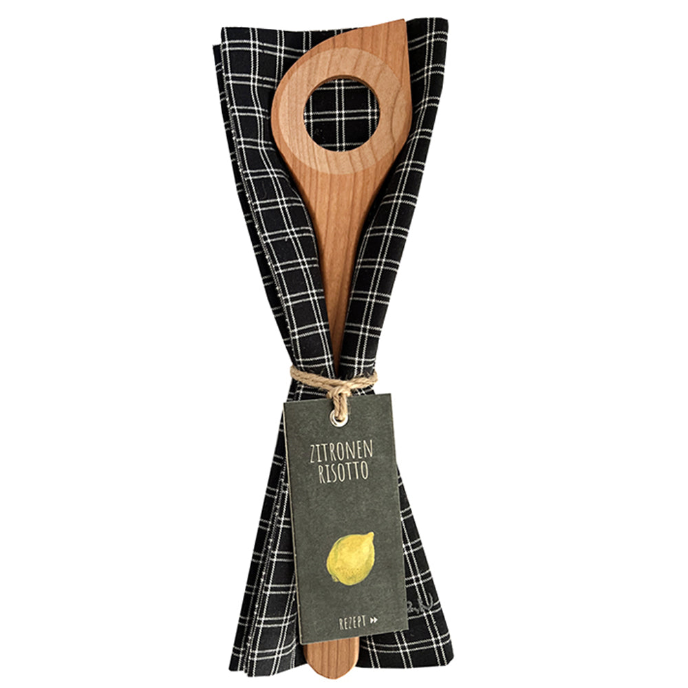 Risottolöffel mit Geschirrtuch und Rezept "Zitronenrisotto"