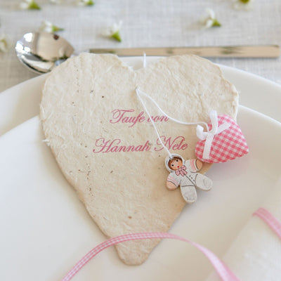 Anhänger mit Puppe und Herz, rosé
